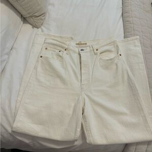 Levi's Women's Straight Leg Jeans in Off-White